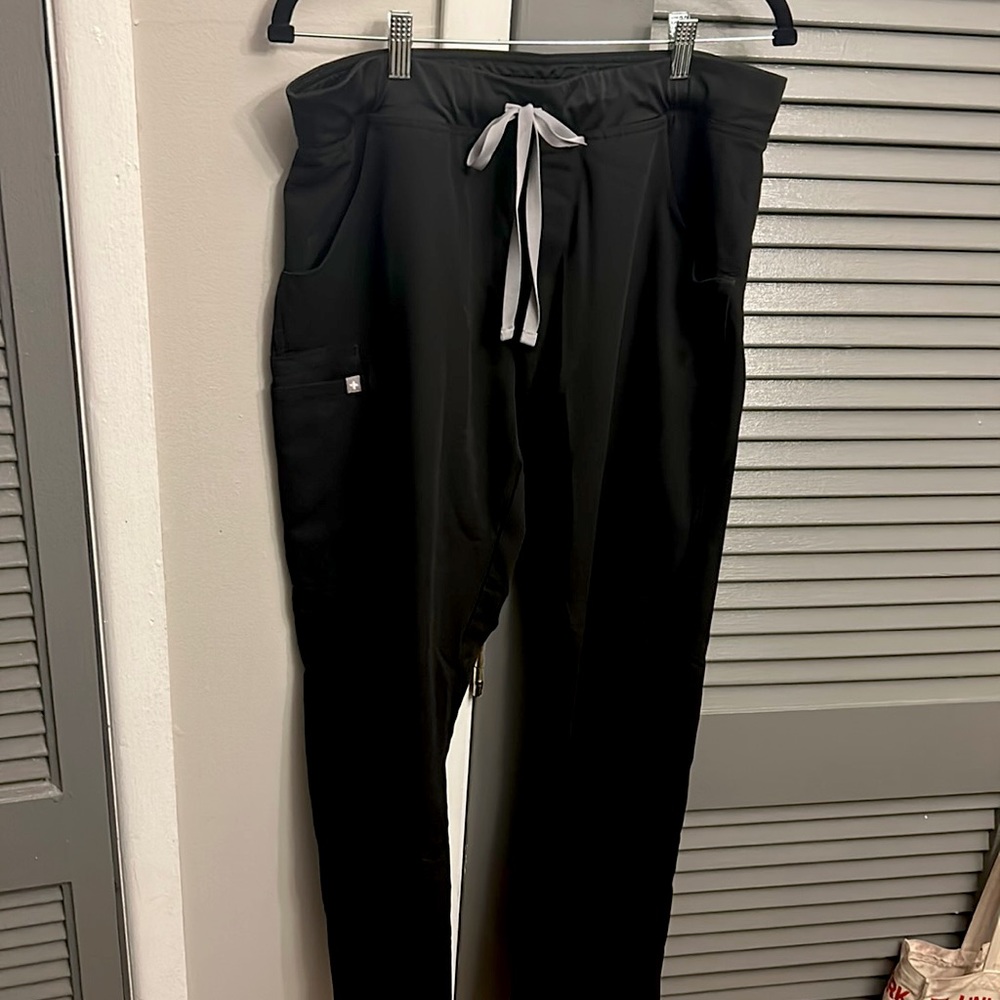 Figs kade cargo scrub pants • black • size LT